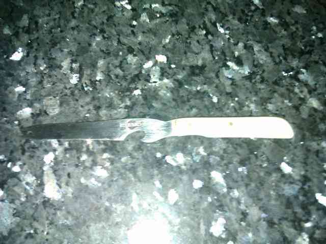 Cuchillo de queso..a la basura 