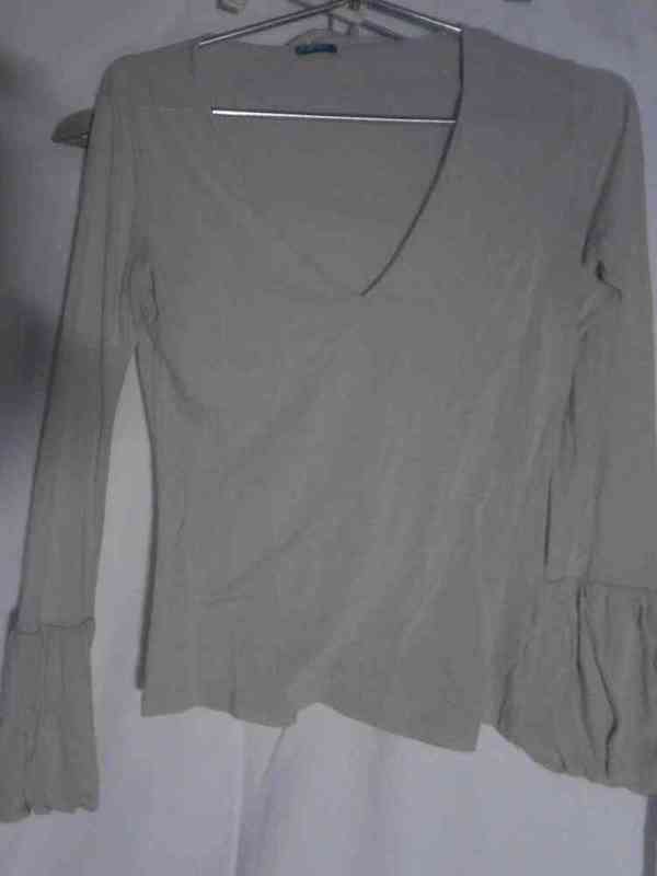 Camiseta cuello pico chica benetton