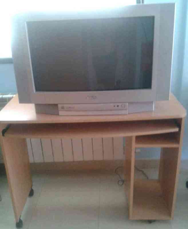 Mesa escritorio + tv