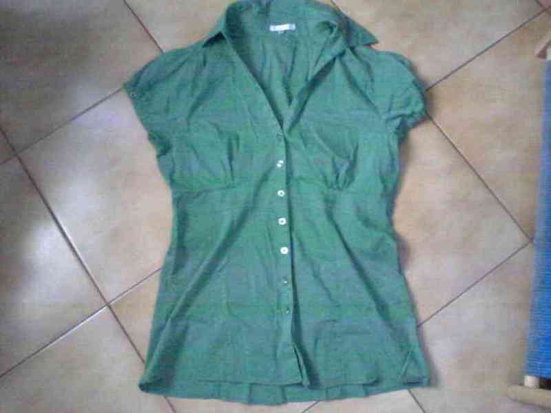 Blusa verde talla 40