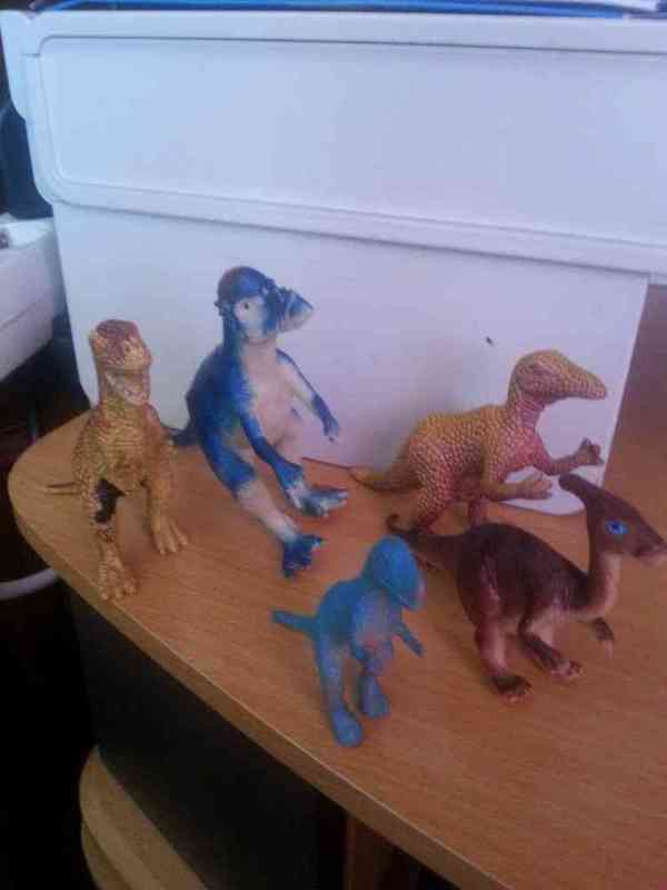 Muñecos dinosaurios