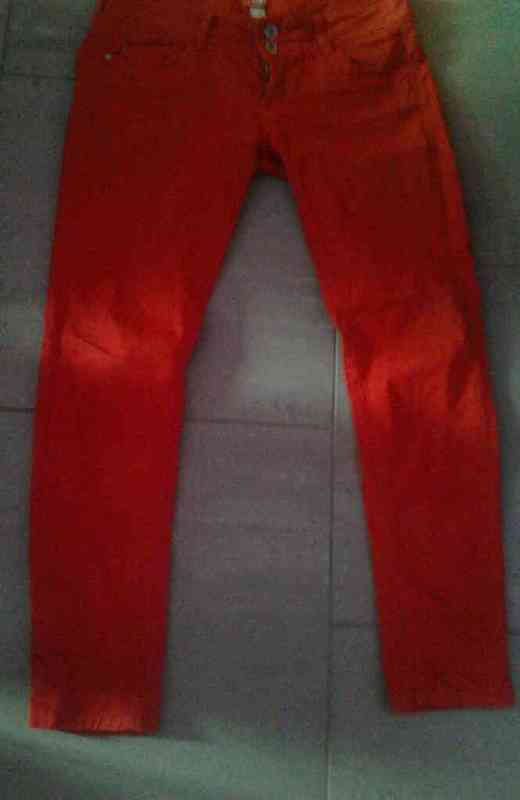 Pantalón rojo de chica t-40