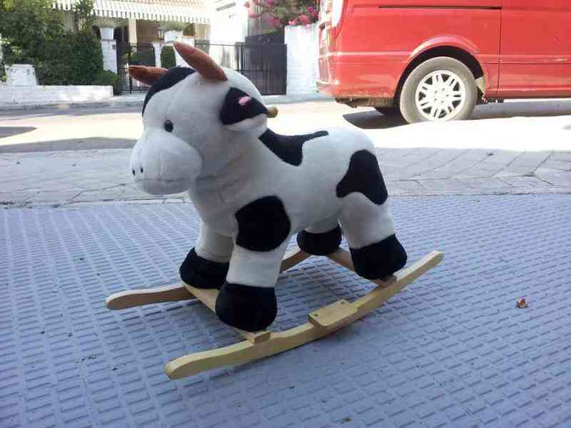 Regalo balancín-vaca para niños