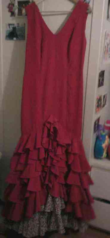 Trajes y accesorios sevillanas o flamenco