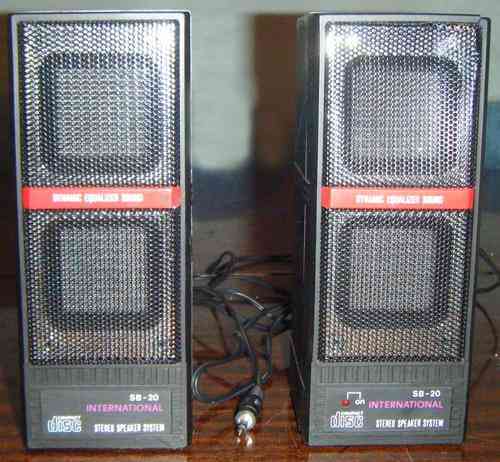 Altavoces de ordenador.