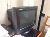 Monitor de ordenador (con culo) de 17"