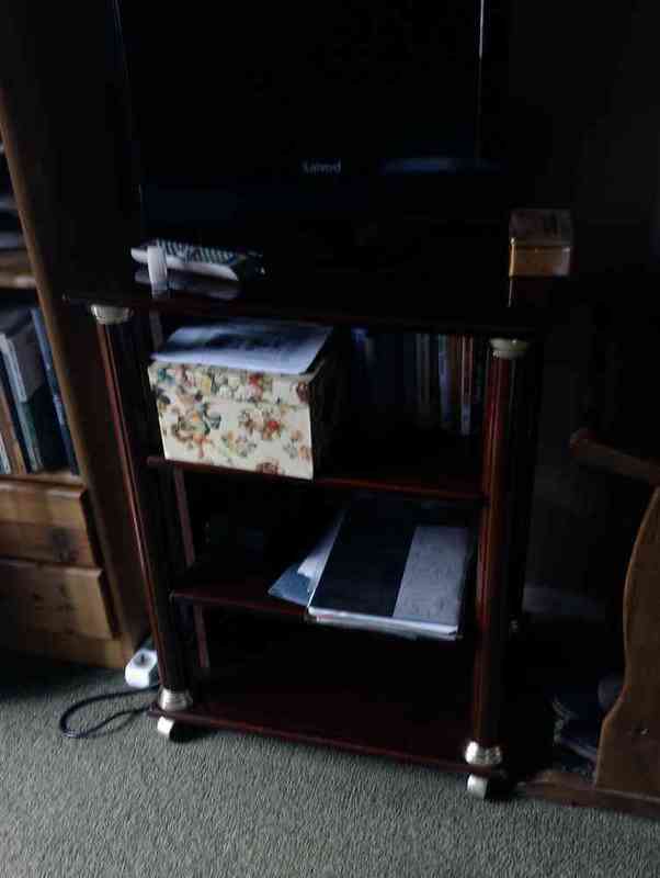Mesa para tv con estantes