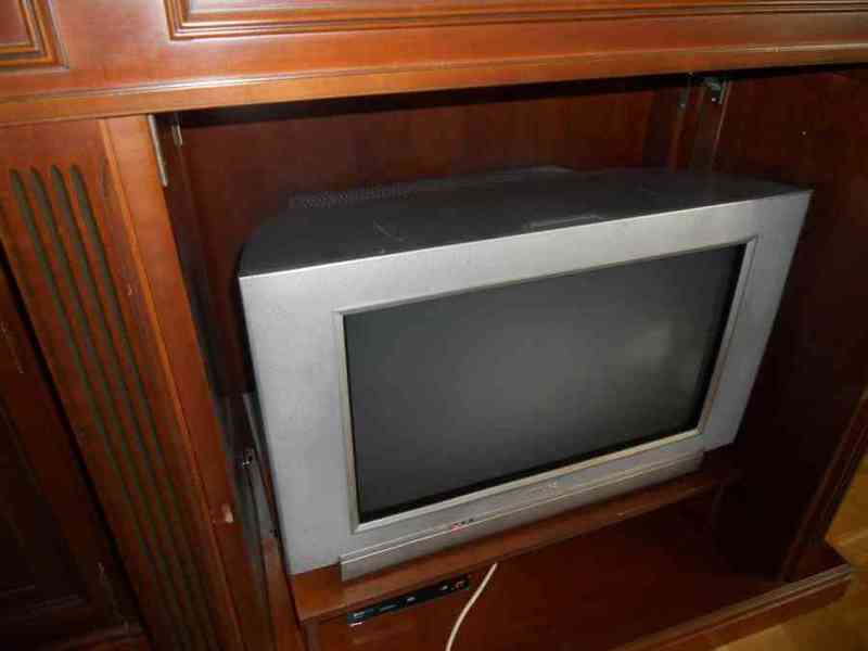 Regalo tele antigua con tubo + tdt