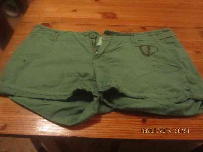 Pantalon corto verde( judith7529)