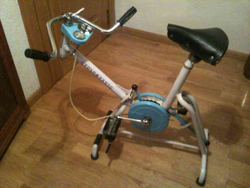Bicicleta estática antigua