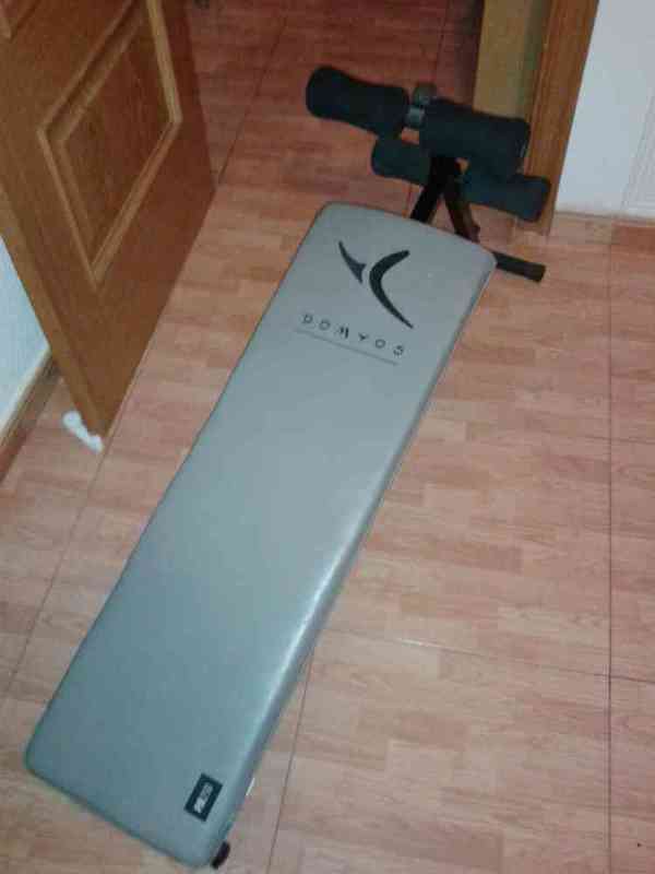 Banco de abdominales domyos