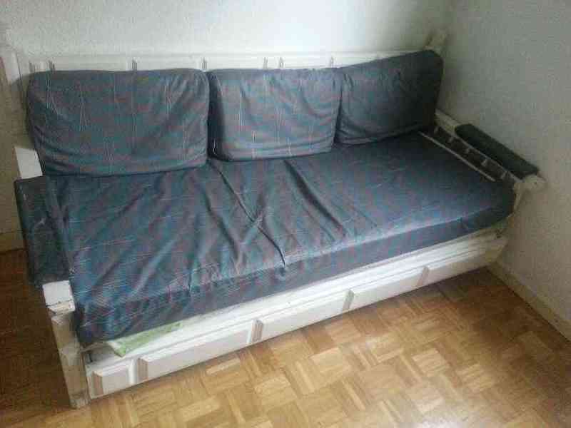 Sofa con dos camas