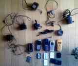 Moviles viejos y rotos. y transformadores.