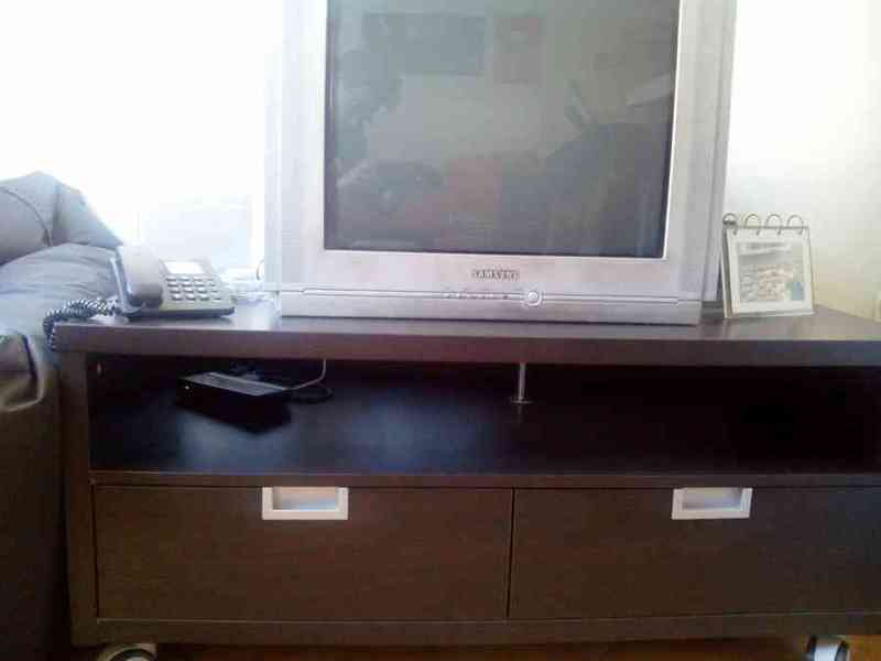 Regalo tv de "tubo" y mueble de tv