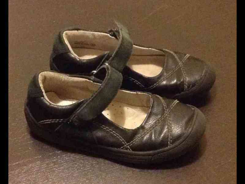 Zapatos negros talla 27