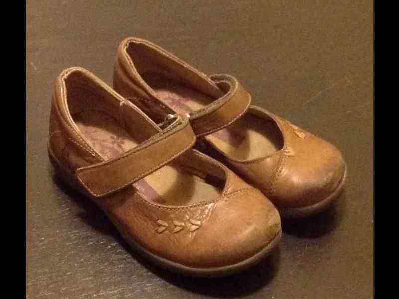 Zapatos marrón claro talla 29