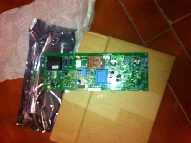 Tarjeta de caldera estropeada