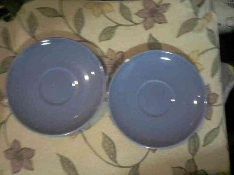 2 platos azules