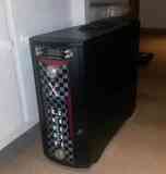 Ordenador con caja y componentes