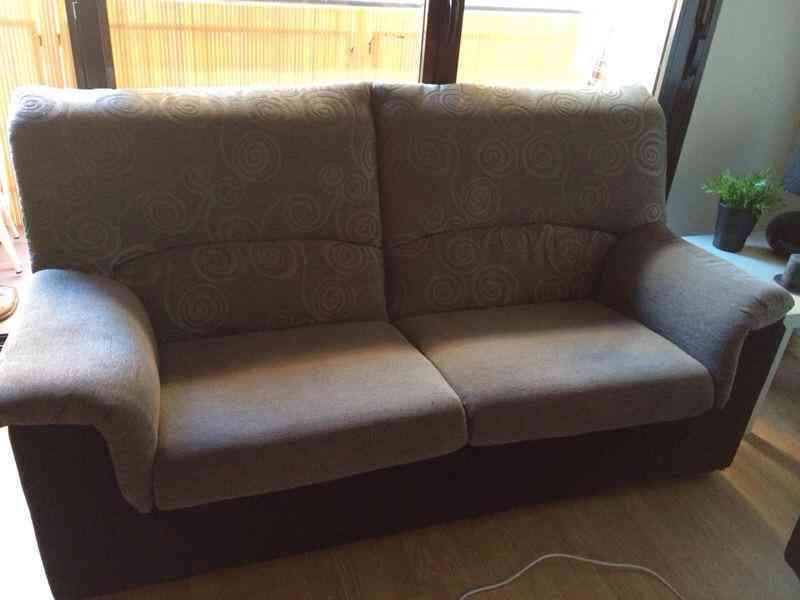 Sofa de tres plazas