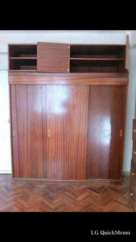 Armario marron madera