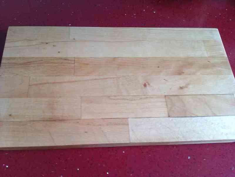 Tabla de madera para cortar.
