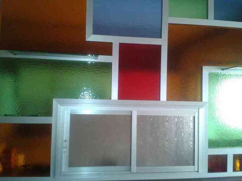 Mampara de cocina aluminio y cristal color