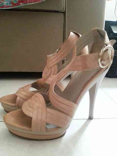 Dos pares de tacones, número 39