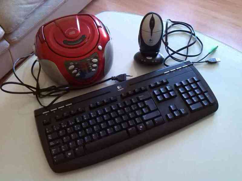 Radio cd y teclado ordenador