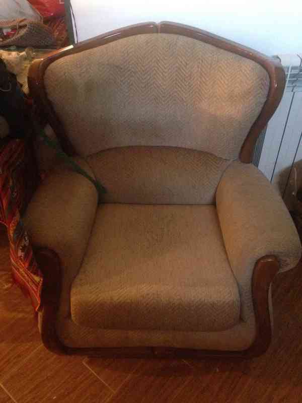 Dos sillones orejeros 