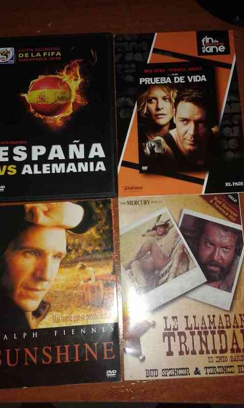 4 DVDs. Variadas.