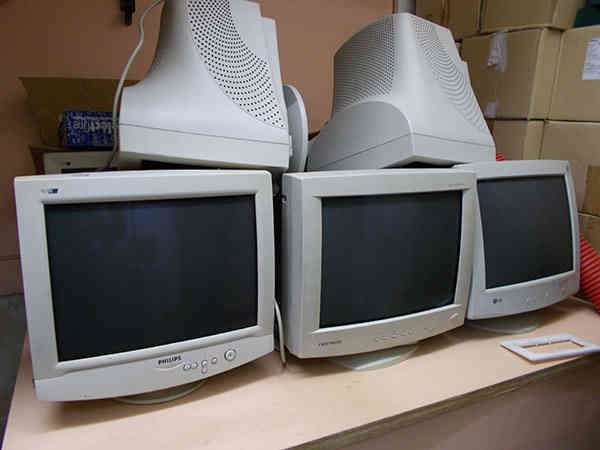 Regalo 10 monitores de tubo