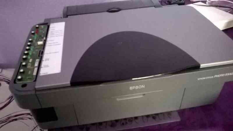 Impresora EPSON RX425 que está rota