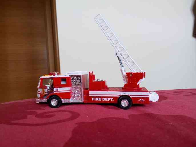 Camión bomberos de juguete