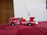 Camión bomberos de juguete