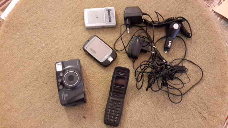 Varios aparatos electrónicos