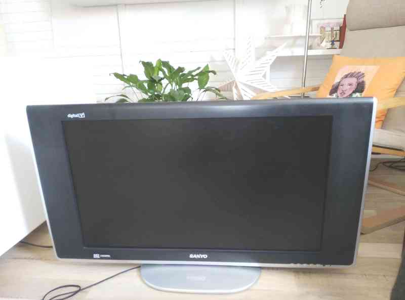 TV SANYO 32"