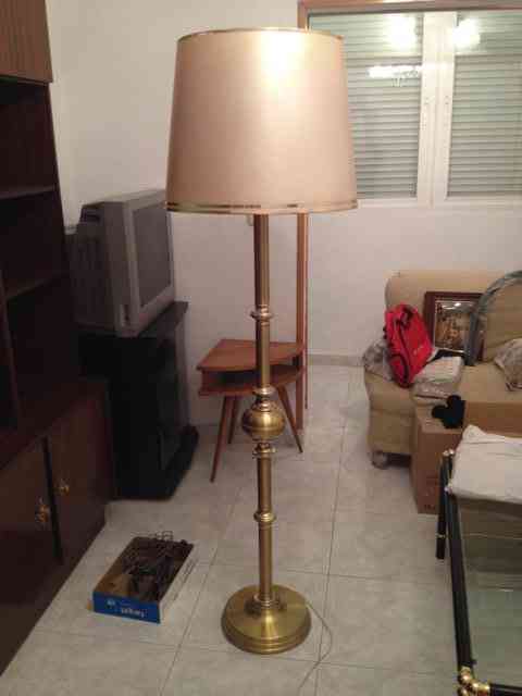 lámpara de pie. Buen estado