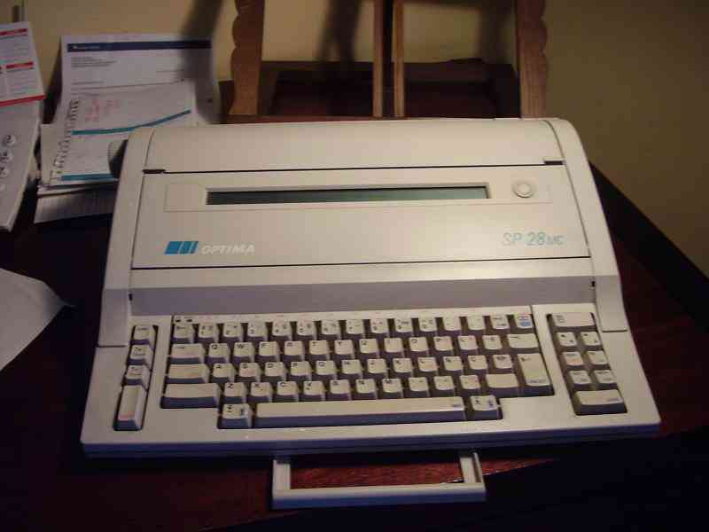 Máquina de escribir eléctrica OPTIMA SP 28MC