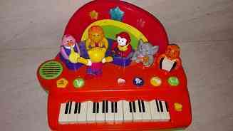 Piano musical, bebes (Clara)