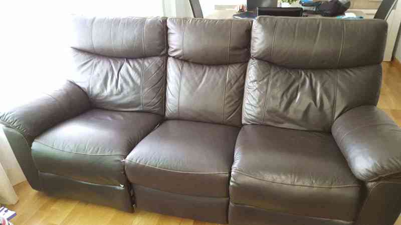 Sofá tres plazas de cuero reclinable