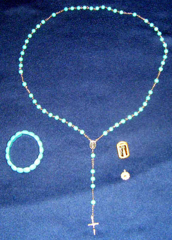 Rosario Turquesa, 2 Medallas y 1 Pulsera.