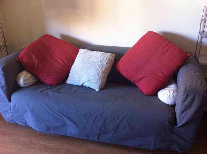 Doy sofá de Ikea klippan 2 plazas a recoger en zona Tetuán a partir del 5 de mayo 