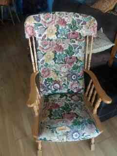 Regalo mecedora zona metro Avda. Ilustración