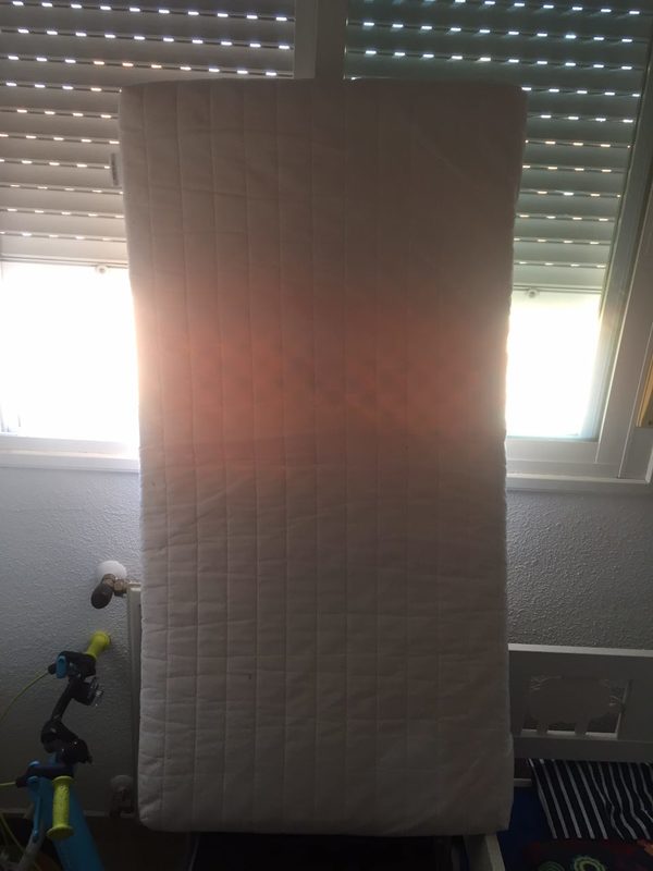 Colchón cuna Ikea