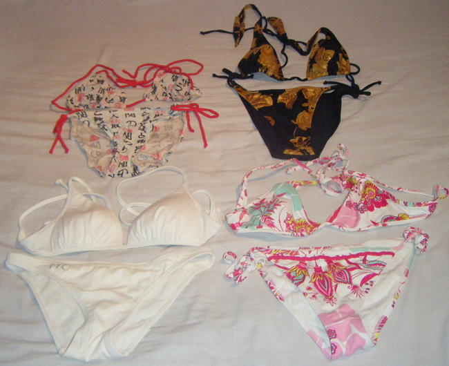 Lote de 4 Bikinis.