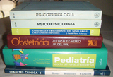 Lote 1 de libros de medicina.