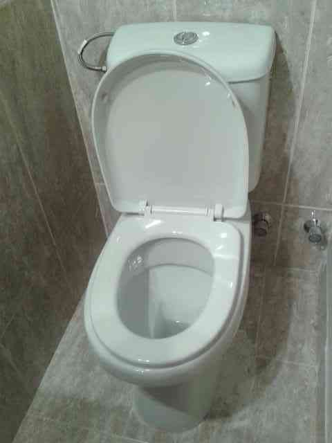 Regalo váter con muy poco uso, está nuevo