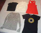 Lote de camisetas y blusa de mujer.