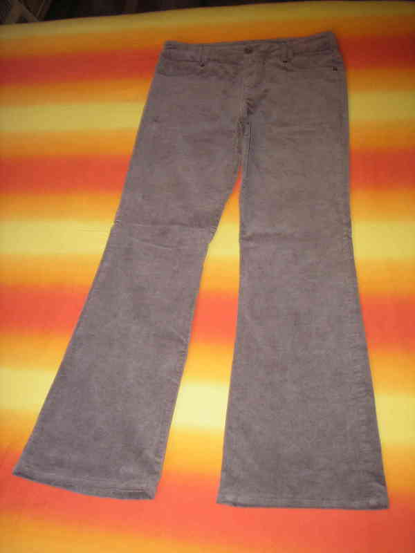 Pantalón largo femenino talla 40 (a Guidi)